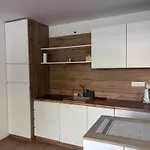 Apartment Netflix & Wifi Free Dvojizbovy Blizko Centra - 24h Self Check-in Banska Bystrica