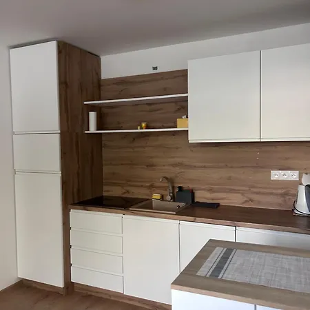 Apartmán Netflix&wifi Free Dvojizbový Blízko Centra - 24h Self Check-in Banská Bystrica