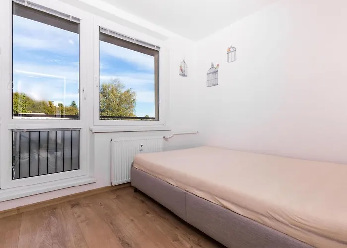 Netflix & Wifi Free Dvojizbovy Blizko Centra - 24h Self Check-in Apartment *